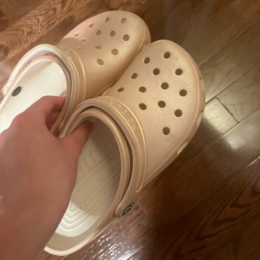 rose gold crocs